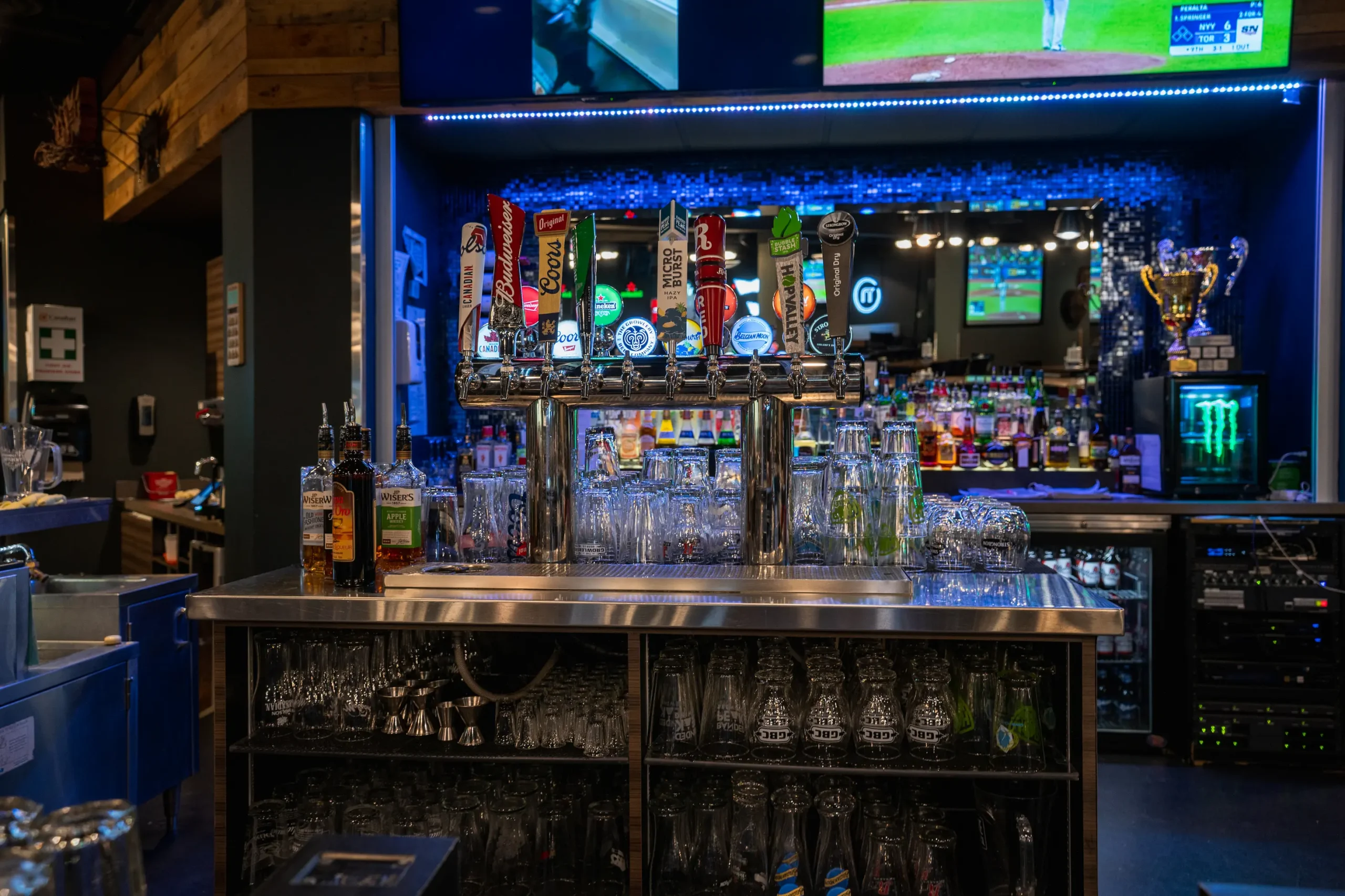 Wide shot of the nest eatery bar.